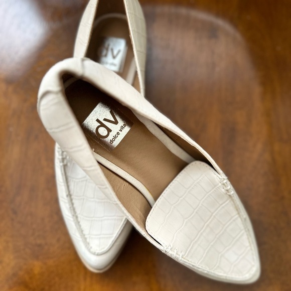 DV Dolce Vita Cream Croc Embossed Flats – Pointed Toe Slip-On Loafers Chic. - Picture 2 of 7